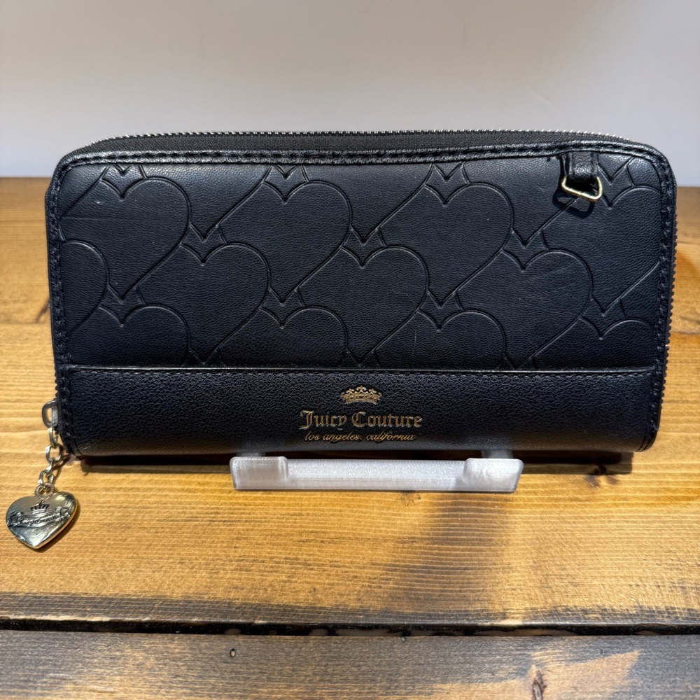 Juicy Couture Black Embossed Heart Zip Around Wallet Gold Logo‎ Charm